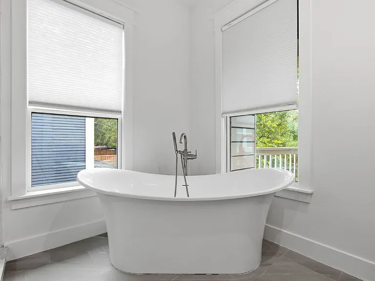 1209 Kings Hwy — Photo 18