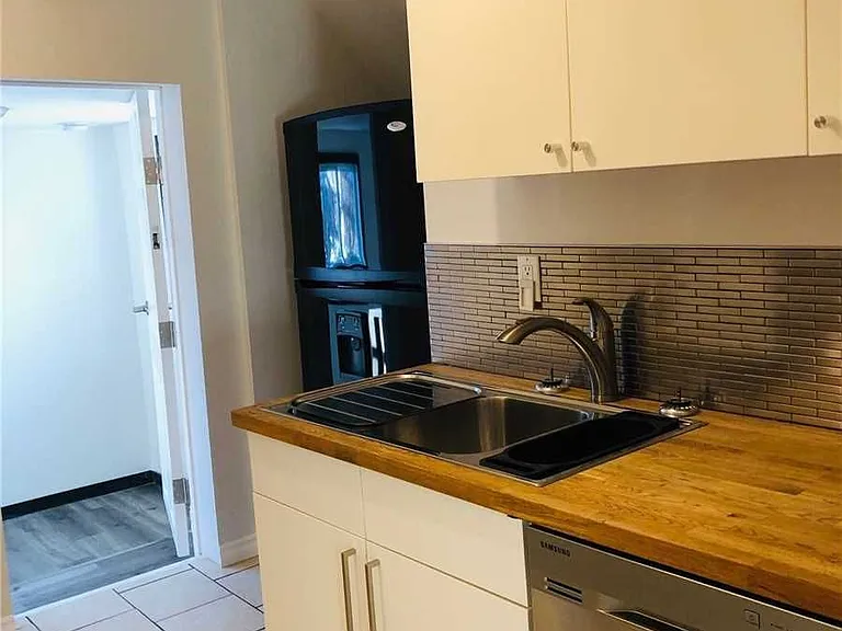 27 Rivercourt Blvd #UPPER — Photo 5