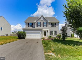 18230 Shapwick Ct, Hagerstown, MD 21740