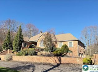 235 Wolf Hollow Rd, Lake Harmony, PA