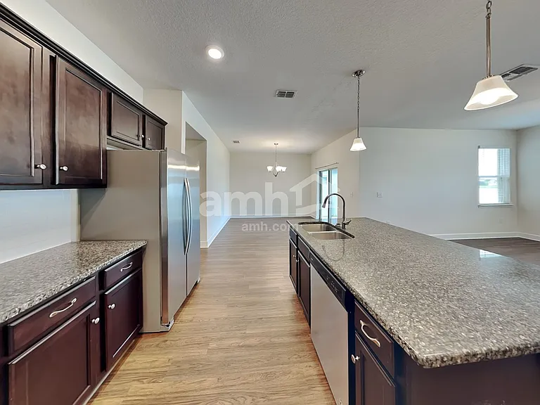 4431 Reisswood Loop — Photo 3