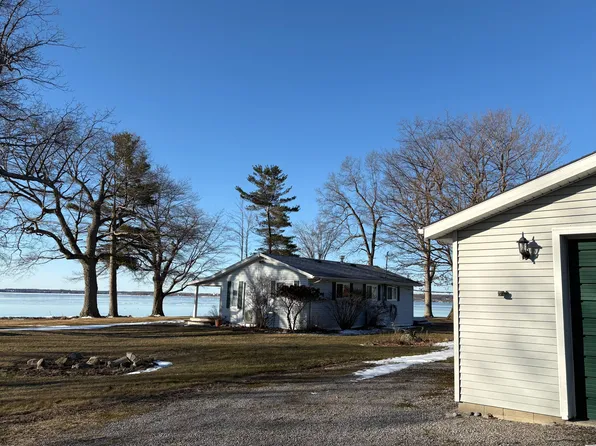 27 Berry Ln, Frontenac Islands, ON K0H 2Y0