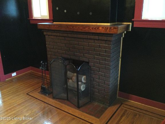 2nd image of 2136 W Gaulbert Ave