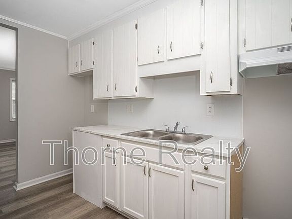 5th image of 420 N Vyne St