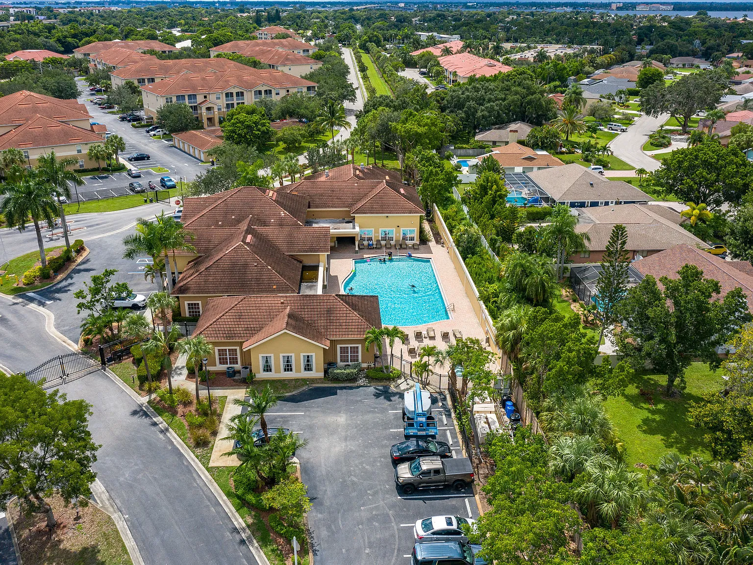 The Lakes At College Pointe — Photo 2