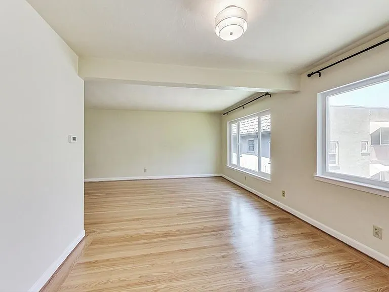 2208 Lakeshore Ave #311 — Photo 5