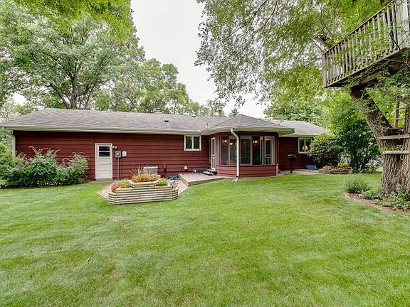 5th image of 394 E Horseshoe Dr