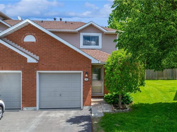 386 Highland Rd W #32, Hamilton, ON L8J 3P9