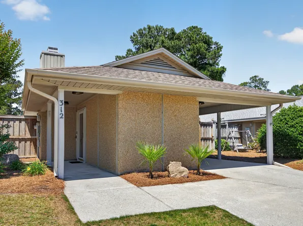 312 Smugglers Ct, Wilmington, NC 28405