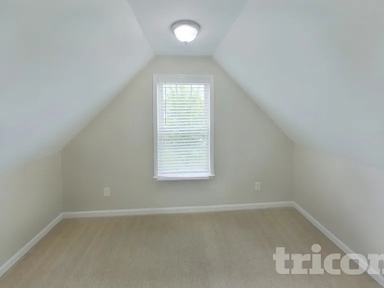 1024 Stratus Dr — Photo 15