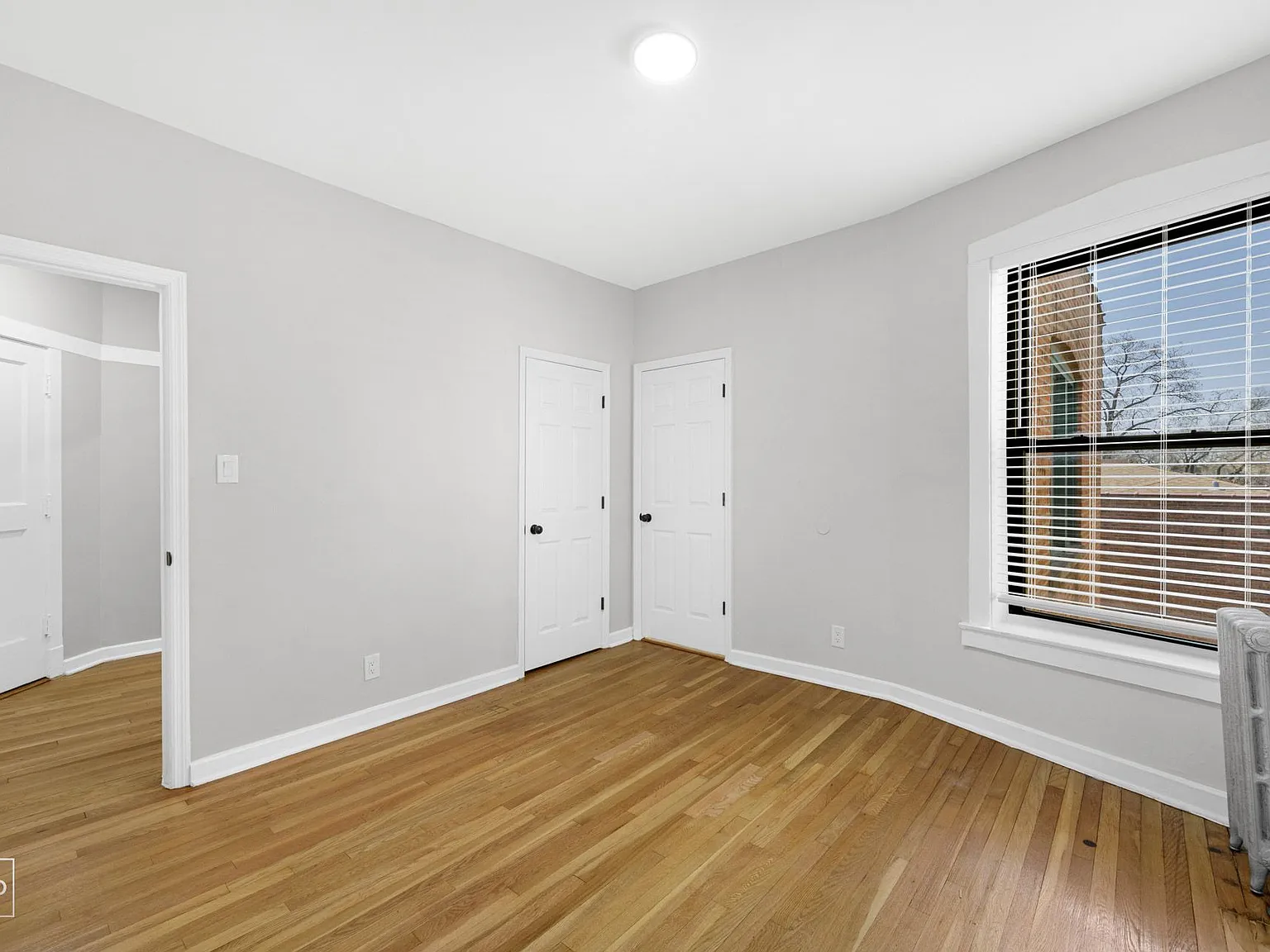 2826 E 76th — Photo 4