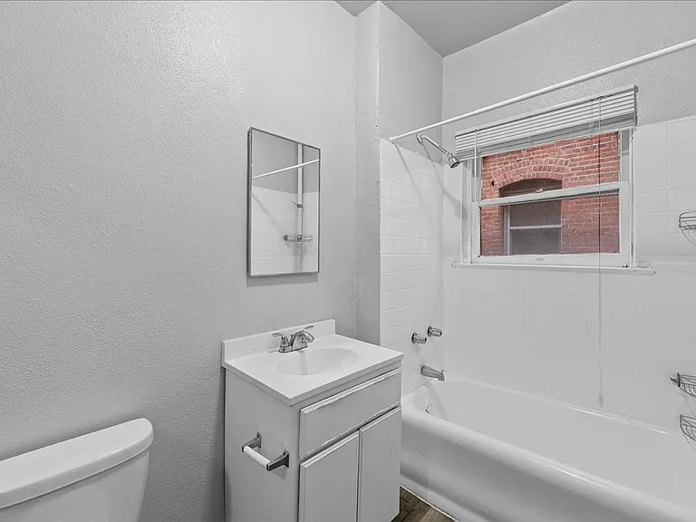 118 N Westmoreland Ave #202 — Photo 9