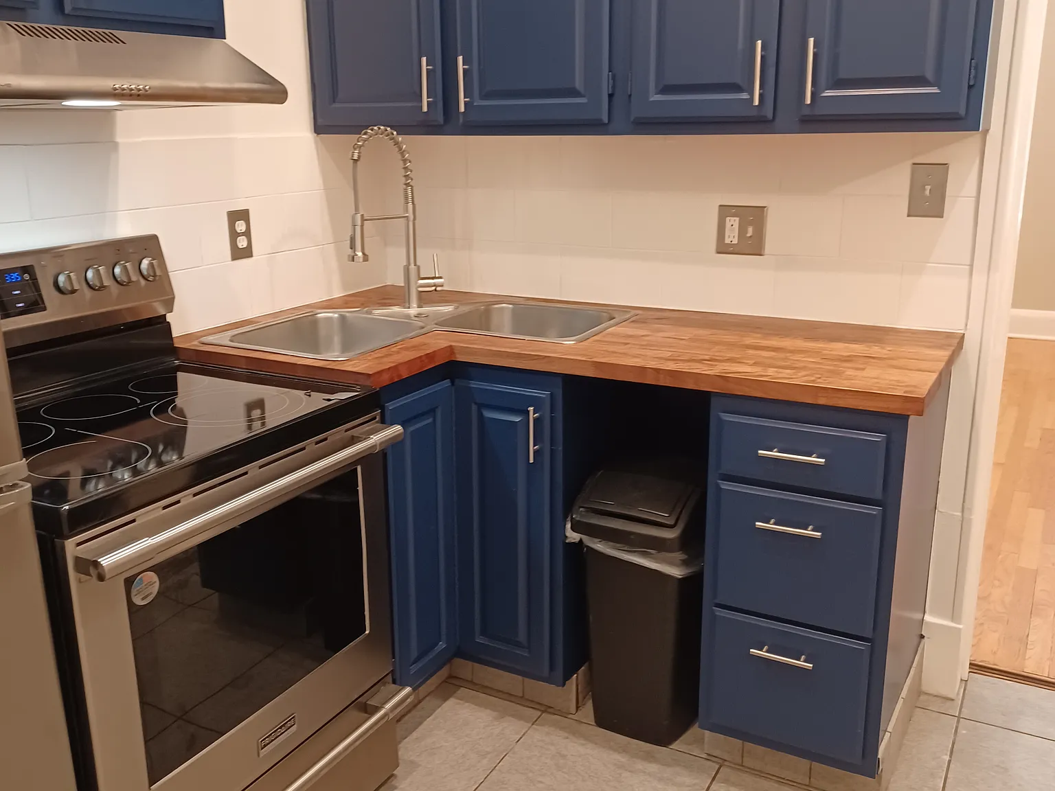 4137 Manchester Ave — Photo 2