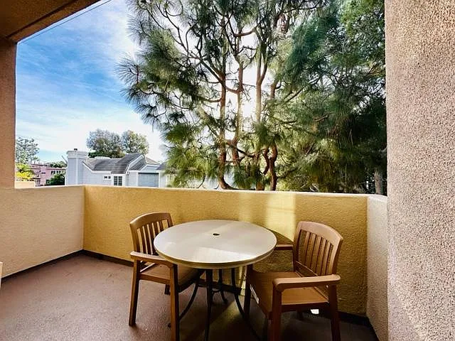 Del Rey Club Apartments — Photo 10