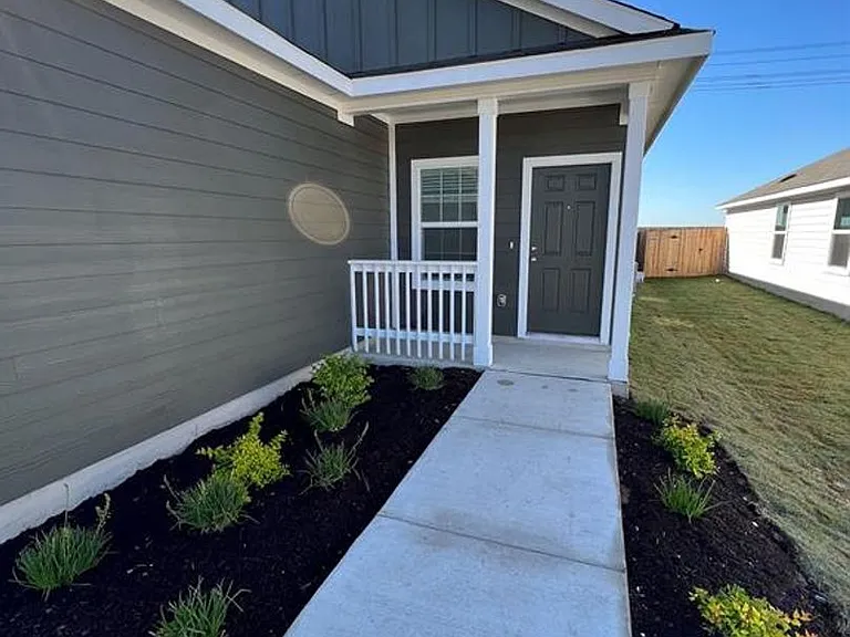 1127 Catfish Ln — Photo 3