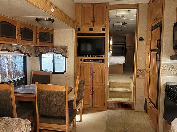 3rd image of 218 W Carson St Space 1