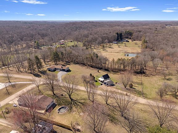 3rd image of 72 McCoy Rd