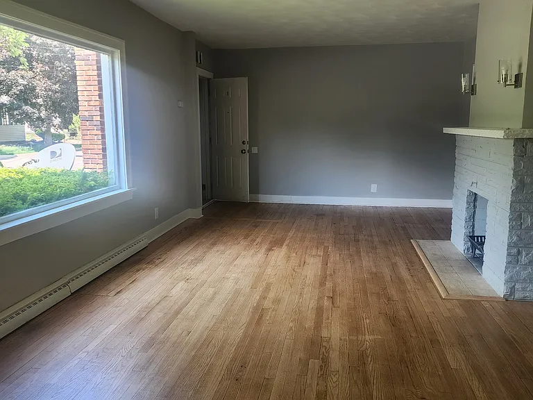 627 S Rose St #1 — Photo 2