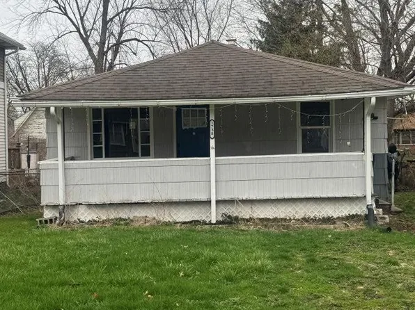 1738 N Brookfield St, South Bend, IN 46628