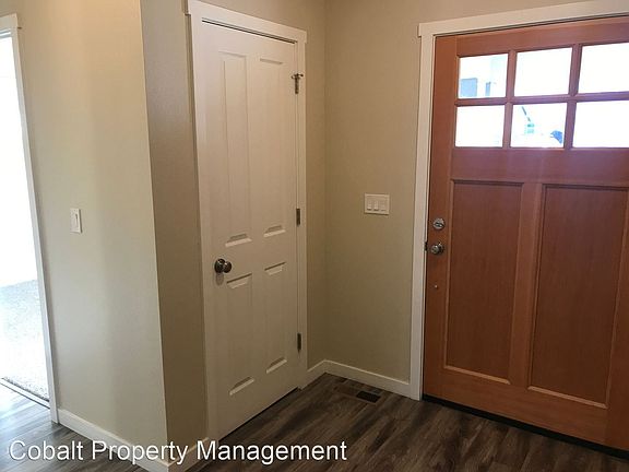 2nd image of 20786 SE Hollis Ln