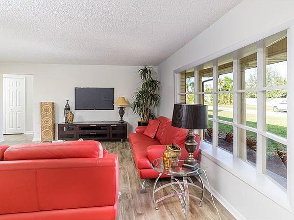5th image of 1081 Madura Dr