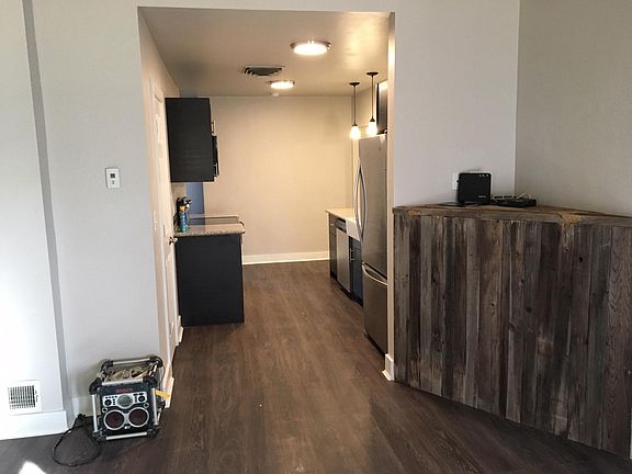 Living room & galley kitchen area