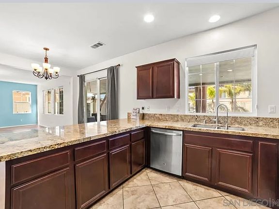 3rd image of 2090 Trinket Cir
