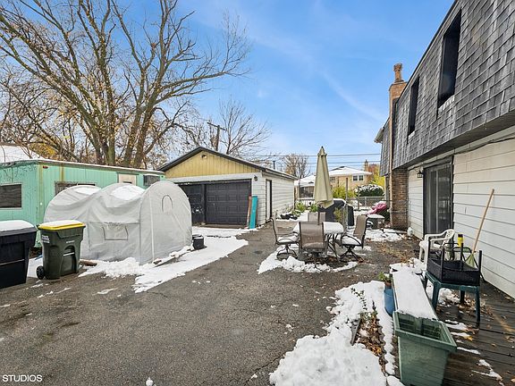 3rd image of 10301 W Medill Ave