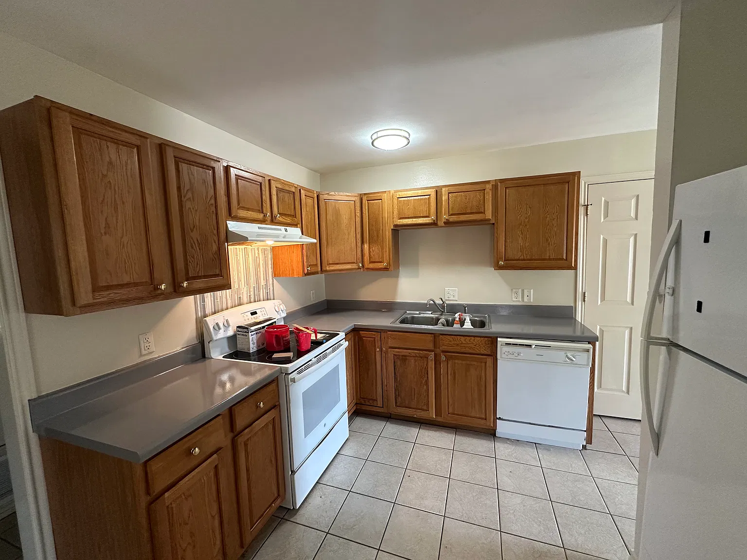 334 Hill Ave — Photo 3