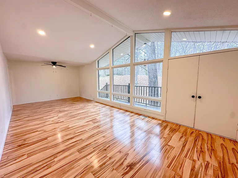 323 Forrest Glen Rd — Photo 10