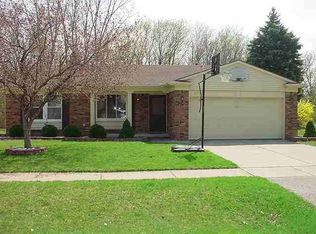 6098 Atkins Dr, Troy, MI 48085