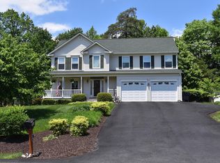 5404 Quance Ln, Woodbridge, VA 22193