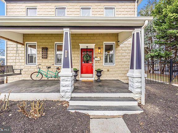 2nd image of 2 E 14th St