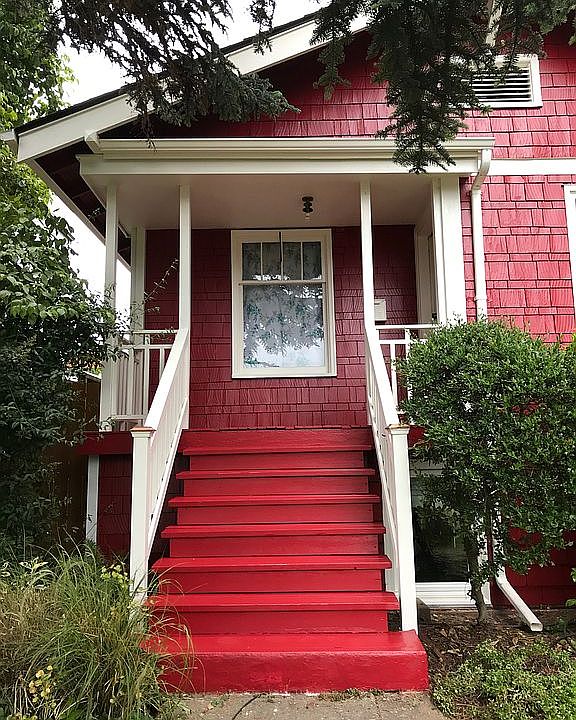 2nd image of 6012 44th Ave SW