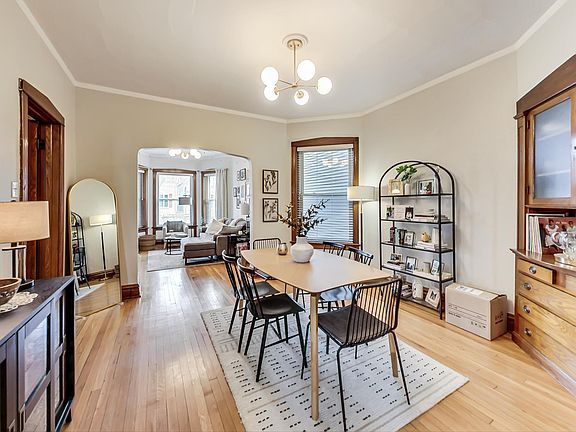 4th image of 3746 N Hermitage Ave #1