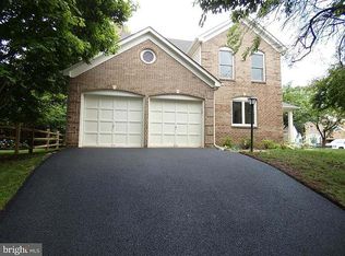 5227 Braywood Dr, Centreville, VA 20120