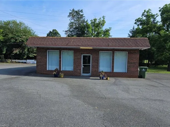 16 S Talbert Blvd, Lexington, NC 27292