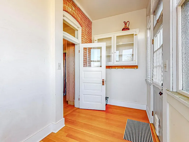 115 Elm St NE — Photo 28