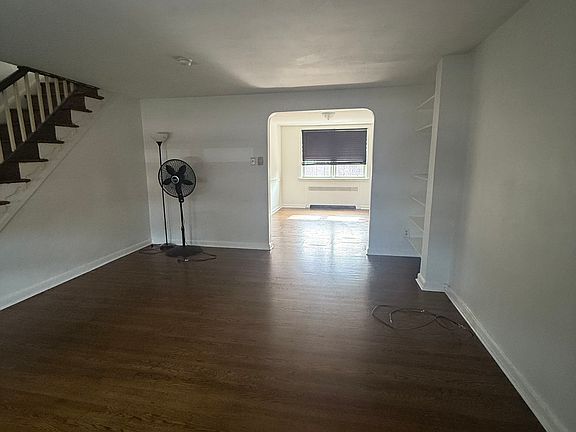 3rd image of 1907 46th St