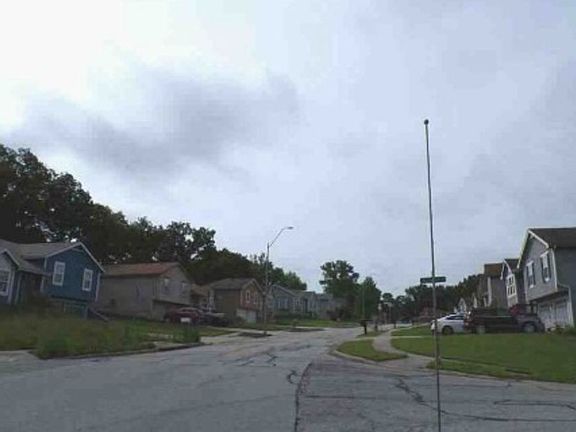 Exterior Neighborhood (street photo)