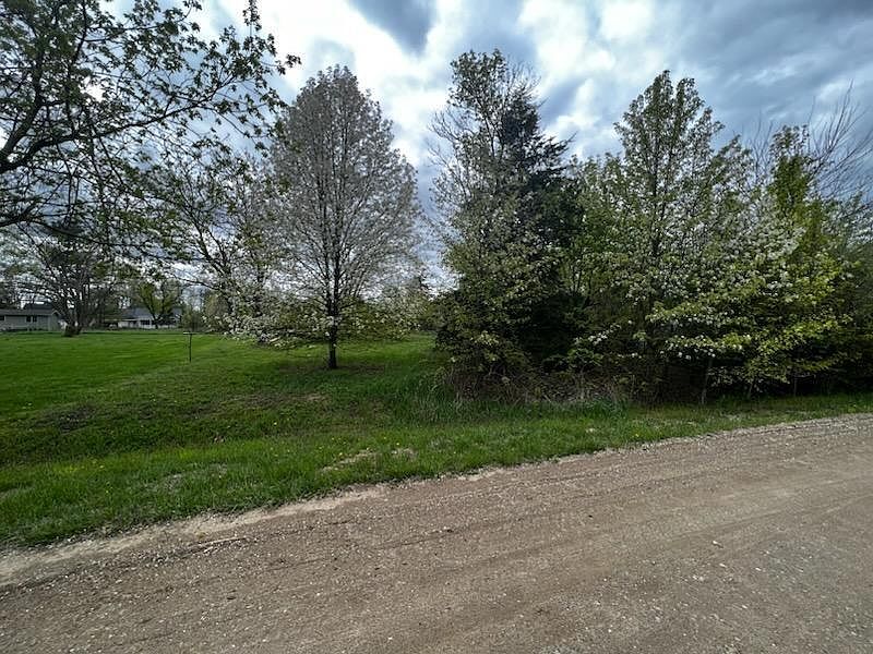 2nd image of 106 Littlefield Ln
