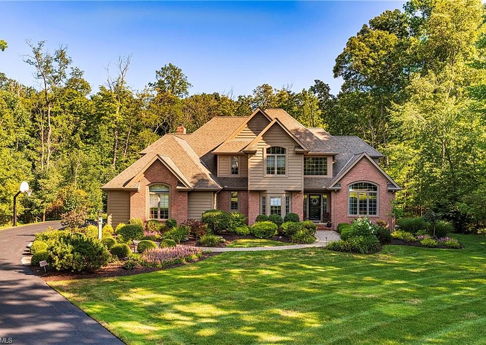 8646 Cardinal Dr, Kirtland, OH 44094 | Zillow
