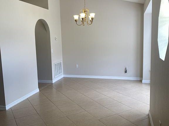 3rd image of 305 Chiquita Ct