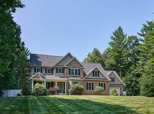 2 Kevin Dr, Southampton, MA 01073