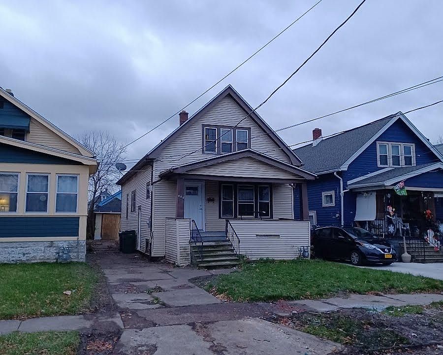1st image of 455 Dartmouth Ave