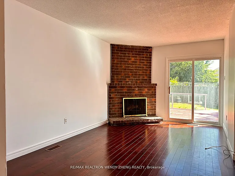 400 Huntsmill Blvd — Photo 5
