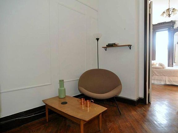 2nd image of 107A Halsey St APT 2