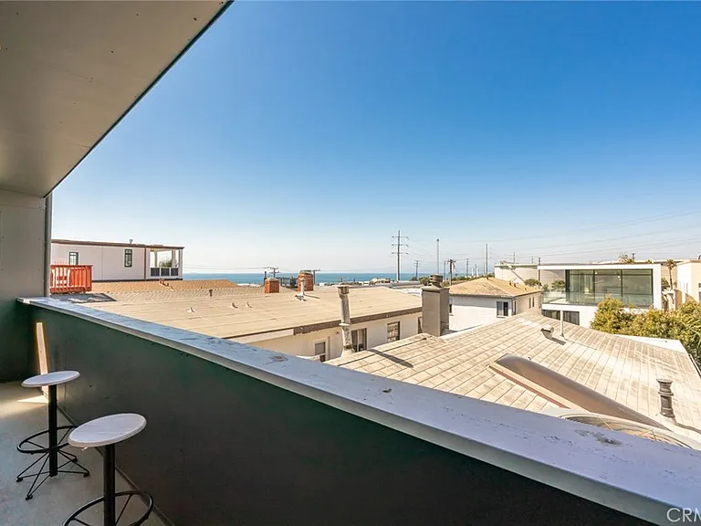 444 36th St — Photo 31