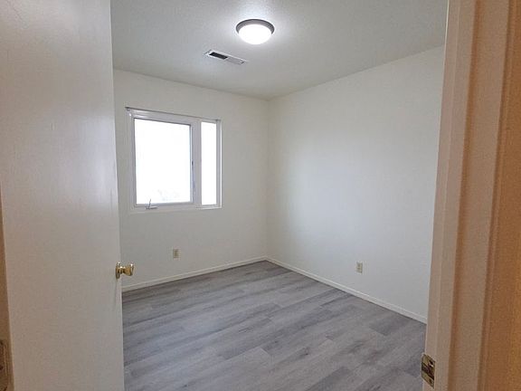 5th image of 1826 E St APT 4