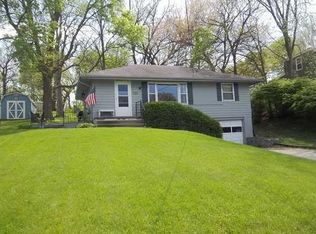 413 E Pleasant View Dr, Des Moines, IA 50315